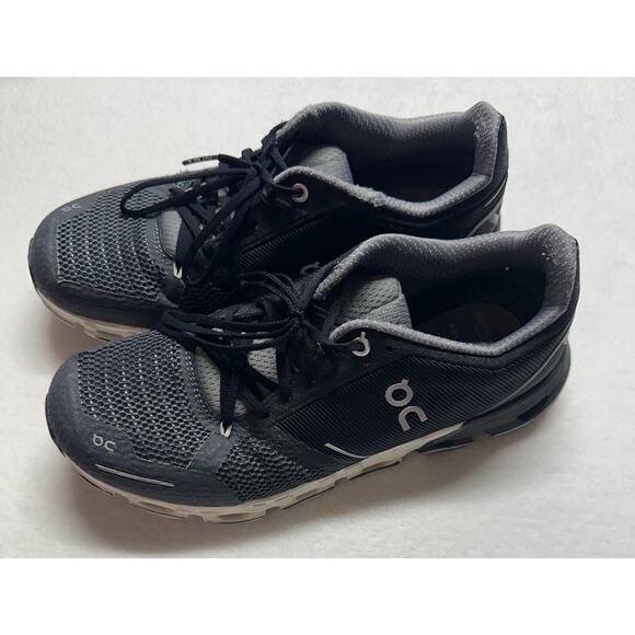 On Shoes - On Running Cloudflyer Women's Running Shoes Black/White US 8.5